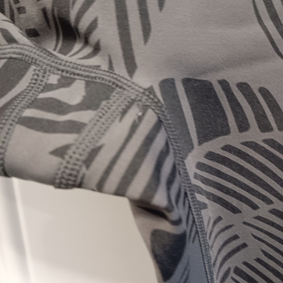 Aerie Chill Play Move Legging High Waist XL Short Cut Off Hem - Picture 15 of 16